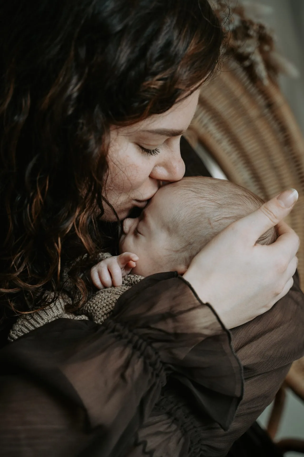 Newbornshoot in de eerste weken in de daglichtstudio in Gaanderen